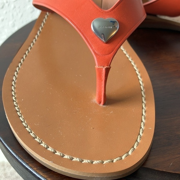 Coach: Ellis (FG 2097) Leather Slip On Thong Flip Flop- Silver Tone Heart- 9 - Picture 4 of 16